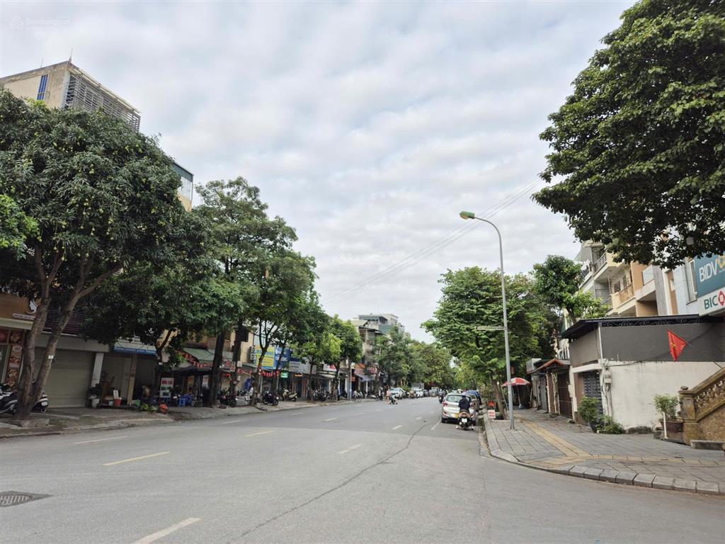 Giá tốt! lô góc, 2 mặt tiền phố hạ yên quyết, cầu giấy 60m2*6t ở sướng, ngõ ô tránh. giá 20 tỷ