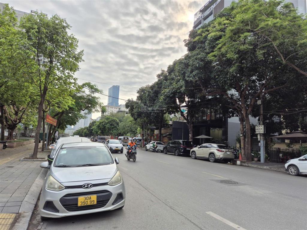 Giá tốt! lô góc, 2 mặt tiền phố hạ yên quyết, cầu giấy 60m2*6t ở sướng, ngõ ô tránh. giá 20 tỷ