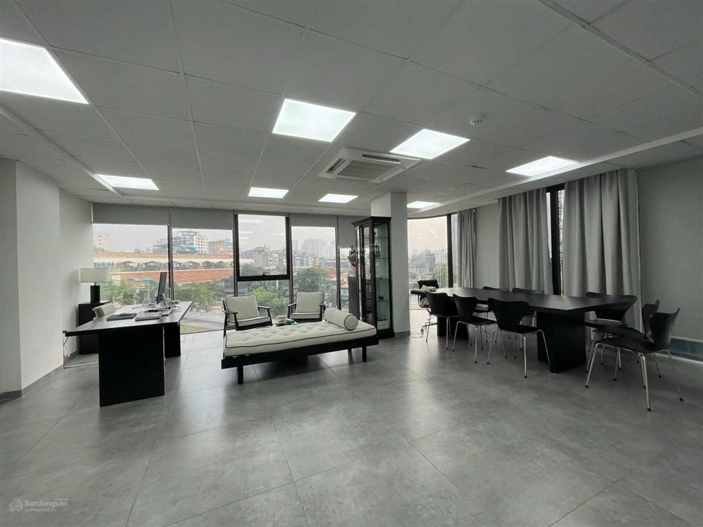 P/lô hiếm phố hoàng ngân,cầu giấy 70m2*6t vỉa hè,thang máy, ô tô tránh,kinh doanh đa dạng. giá 35tỷ
