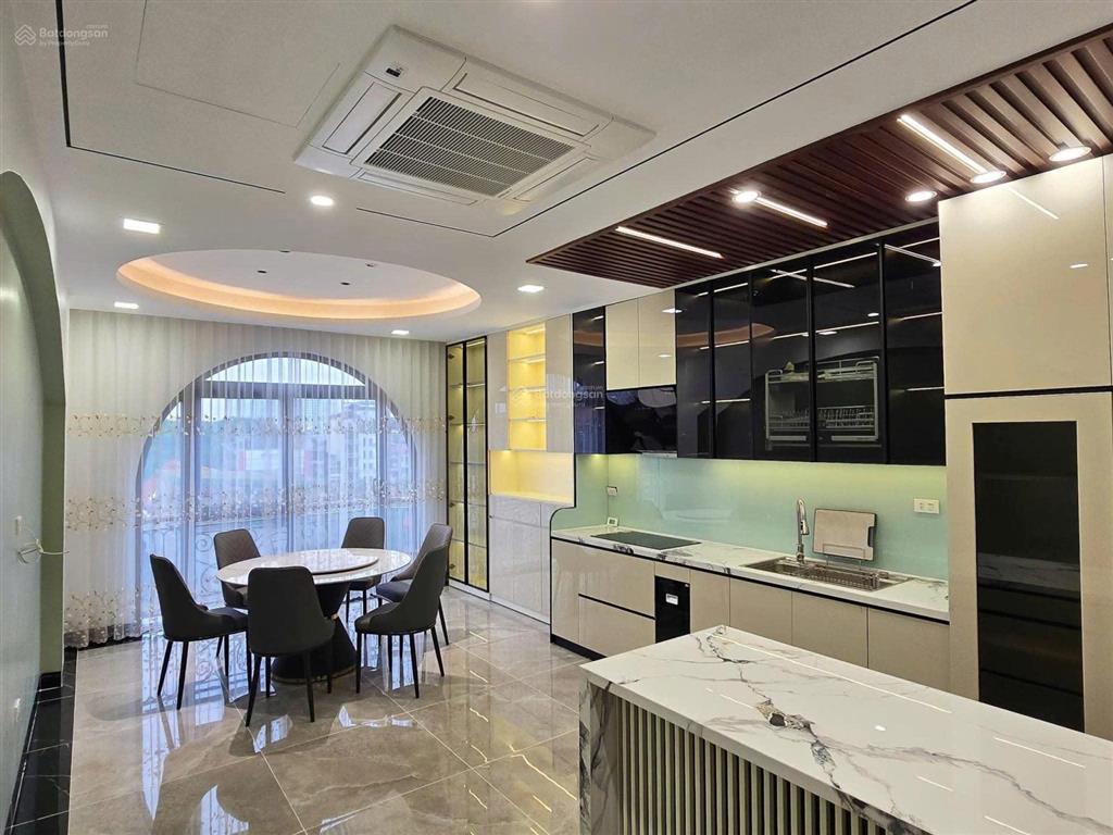 Hot! phân lô hiếm phố trung kính,cầu giấy 40m2*7t xây mới, thang máy,ô tô gần,ở được ngay.giá 13 tỷ