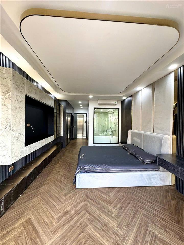Nhà xây mới! phố nguyễn khang, cầu giấy 42m2*7t thang máy, nhà đẹp, ở sướng, ô tô gần. giá 13.2 tỷ