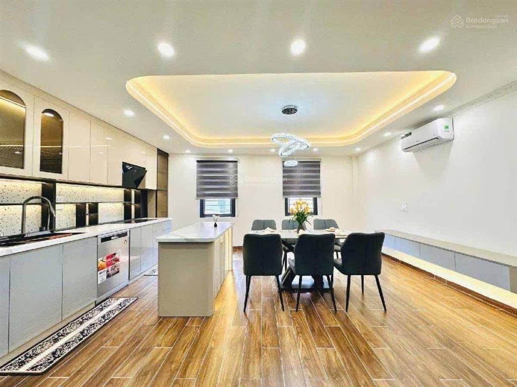 Nhà đẹp, ở được ngay phố mạc thái tổ,cầu giấy 40m2*7t thang máy,nhà mới,gần phố ô tô gần.giá 13.5tỷ