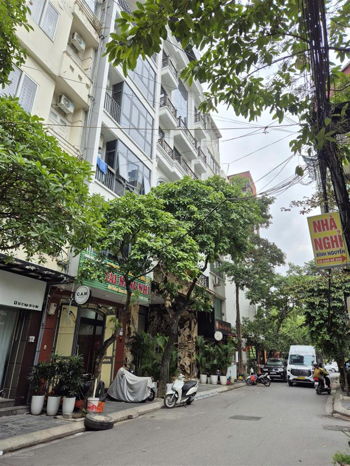 P/lô hiếm tú mỡ,cầu giấy 70m2*5t gần phố,nhà đẹp,ở sướng,vỉa hè rộng,ngõ thông ô tô tránh.giá 27 tỷ