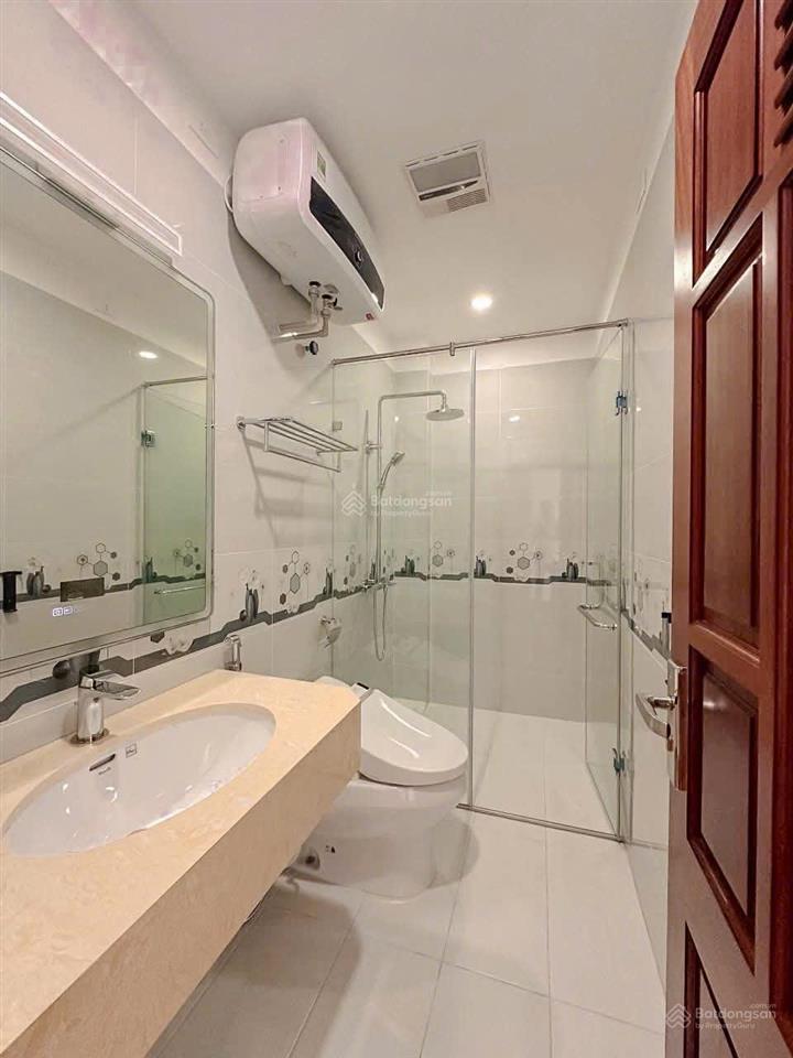 Hiếm! p/lô trung kính 100m2*7t thang máy,vỉa hè, kinh doanh đa dạng,ngõ thông ô tô tránh. giá 42 tỷ