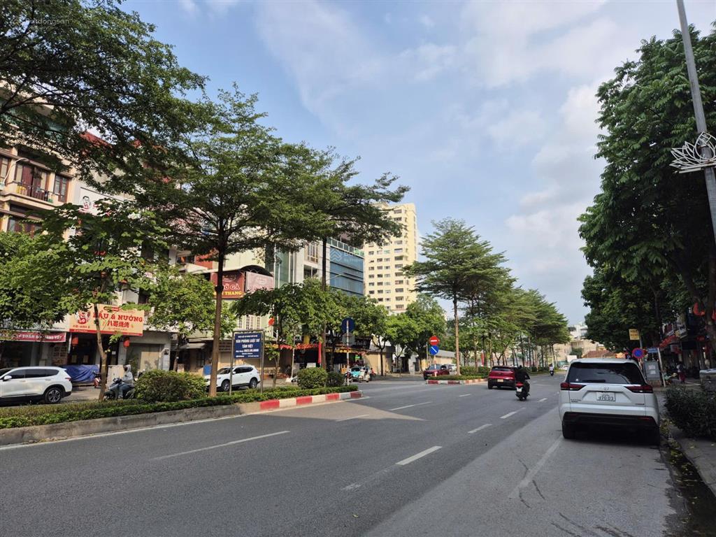 Hiếm! p/lô trung kính 100m2*7t thang máy,vỉa hè, kinh doanh đa dạng,ngõ thông ô tô tránh. giá 42 tỷ
