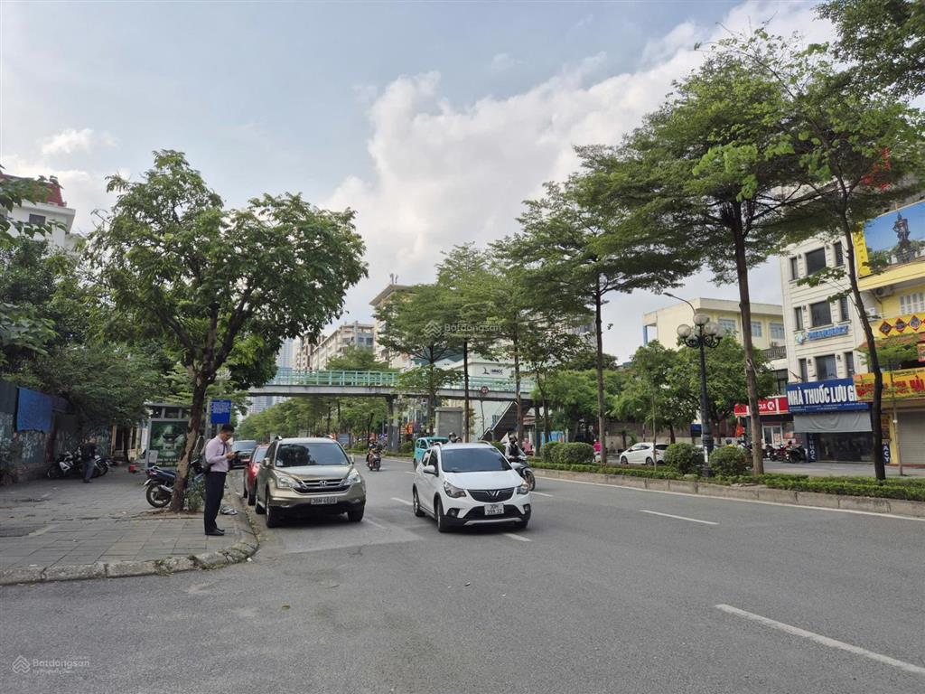 Sở hữu! phân lô phố trung kính,cầu giấy 60m2*5t nhà đẹp, 2 mặt thoáng, ở sướng, gần phố. giá 21 tỷ