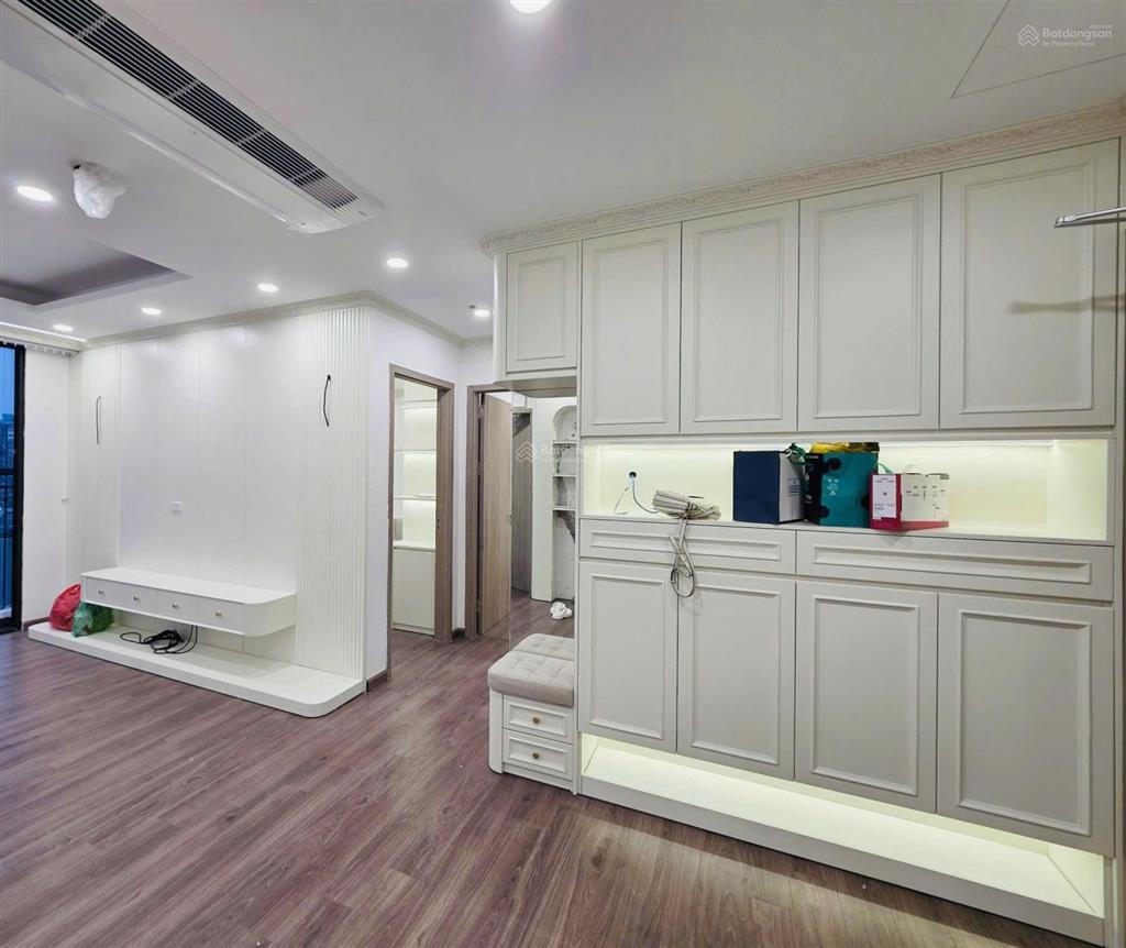 Gấp! cần bán gấp căn 79m2, 3pn tầng trung,view đẹp,full nội thất,nhận nhà ở được ngay.0941 235 ***