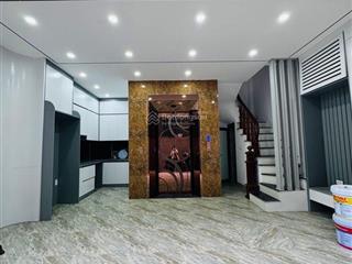 Thoáng sáng  nhà đẹp full nội thất  thang máy  gần mặt phố  vf3 đỗ cửa