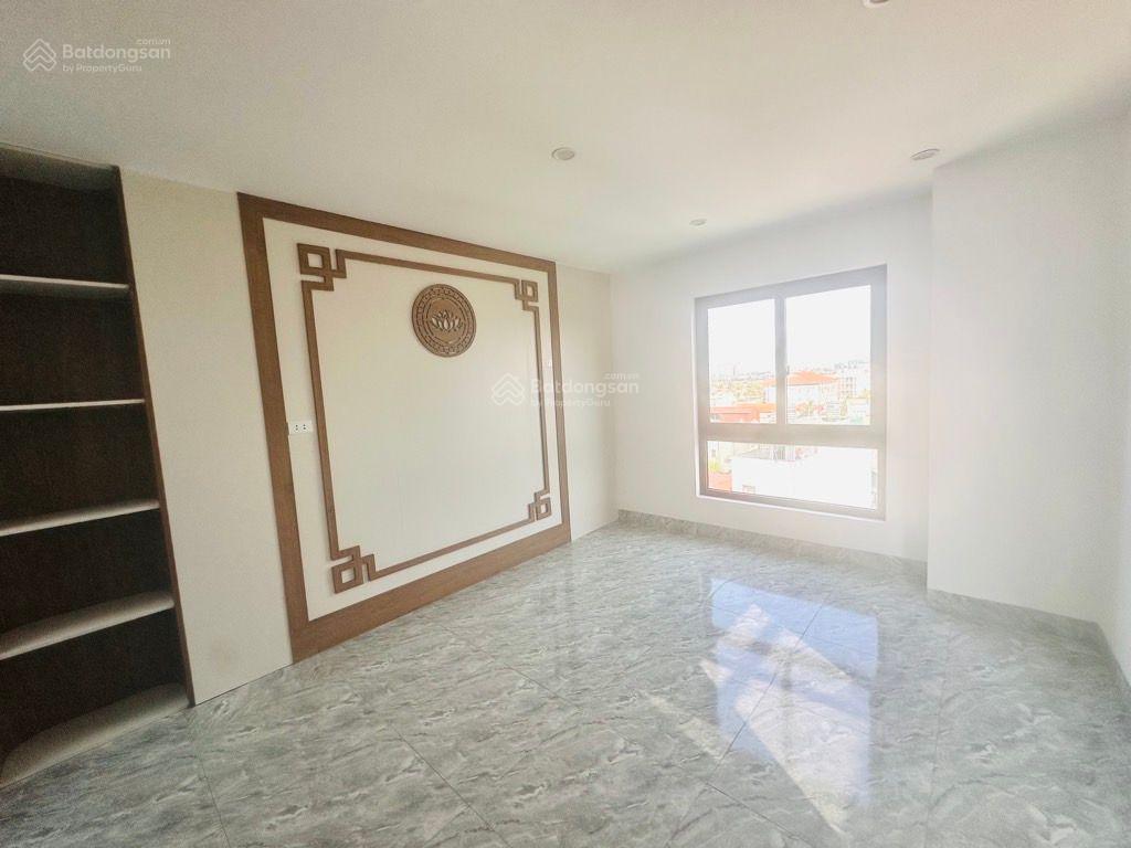 Thoáng sáng  nhà đẹp full nội thất  thang máy  gần mặt phố  vf3 đỗ cửa