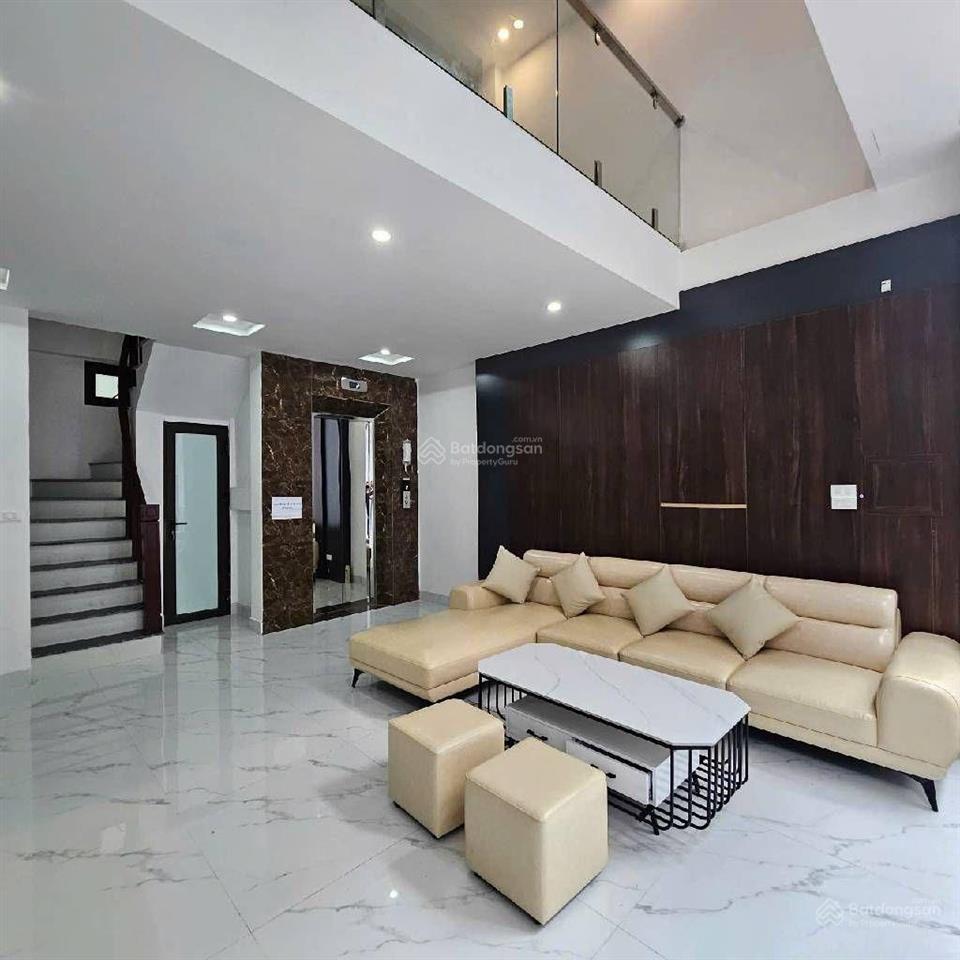 Siêu phẩm thang máy  full nội thất  3 bước ô tô tránh.
