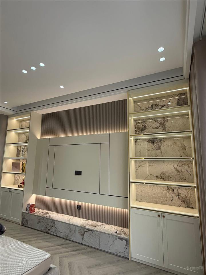 Siêu phẩm ngọc thụy thang máy full nội thất 48m x 6 tầng chỉ 13,9 tỷ
