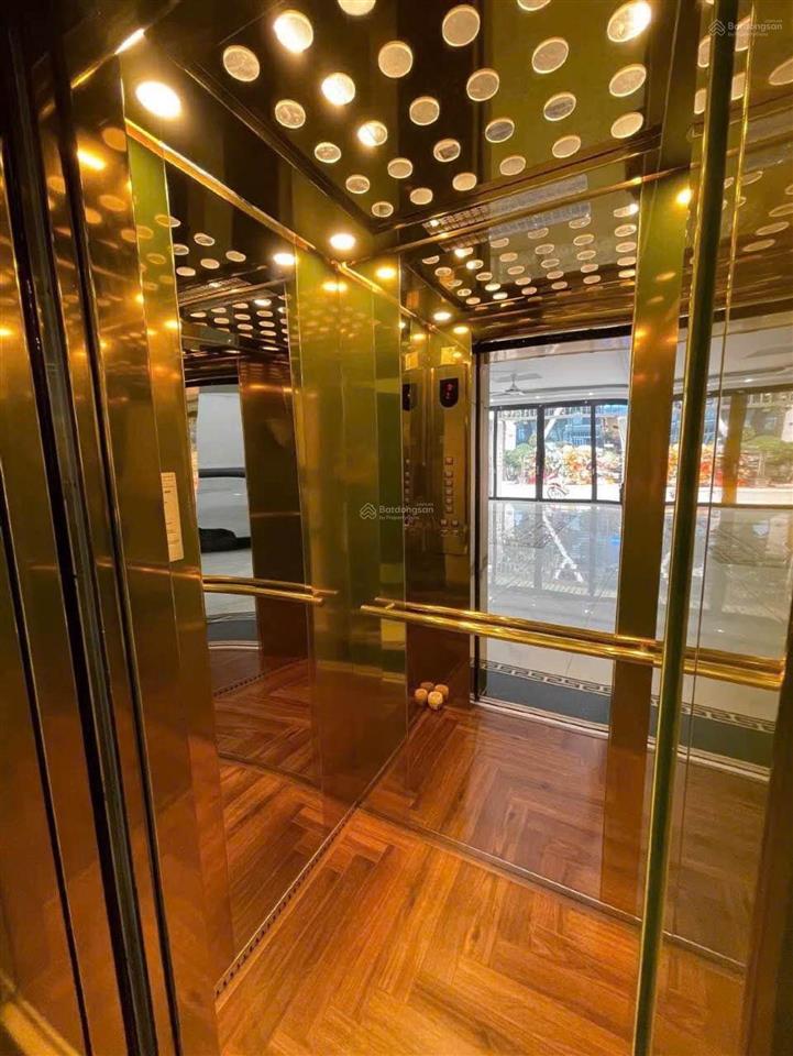 Toà nhà phúc lợi ô tô vỉa hè thang máy kinh doanh đỉnh