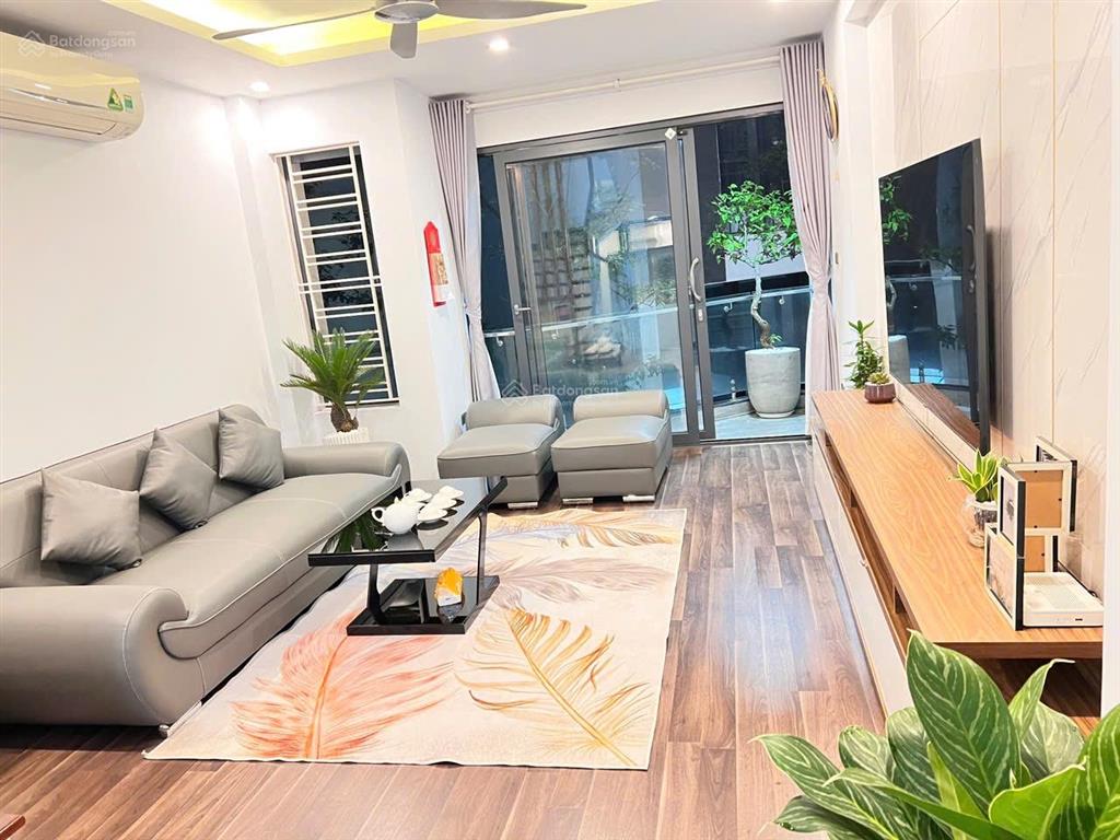 Hoa hậu long biên  chủ tự xây  gara ô tô  nhà cực thoáng  nội thất đẹp chủ để lại 99%  4 ngủ