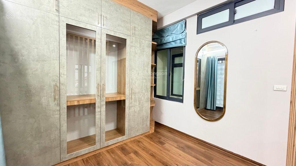 Siêu hiếm  bán nhà lô góc phố trạm, long biên giá tốt