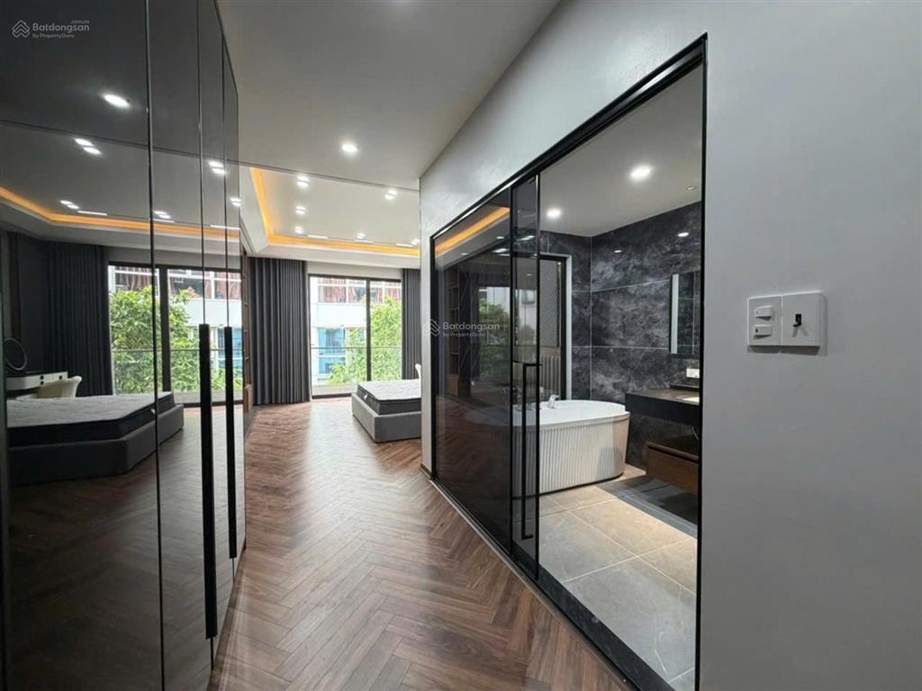 Siêu phẩm lâm hạ  8 tầng thang máy  view vườn hoa  kinh doanh  gara ô tô  full nội thất xịn