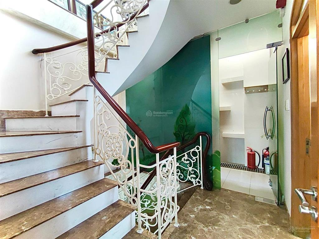 Giảm 4 tỷ bán nhà building đẹp hẻm calmette, p. ntb, q1. dt 5x16m, cn 76m2. giá 28 tỷ
