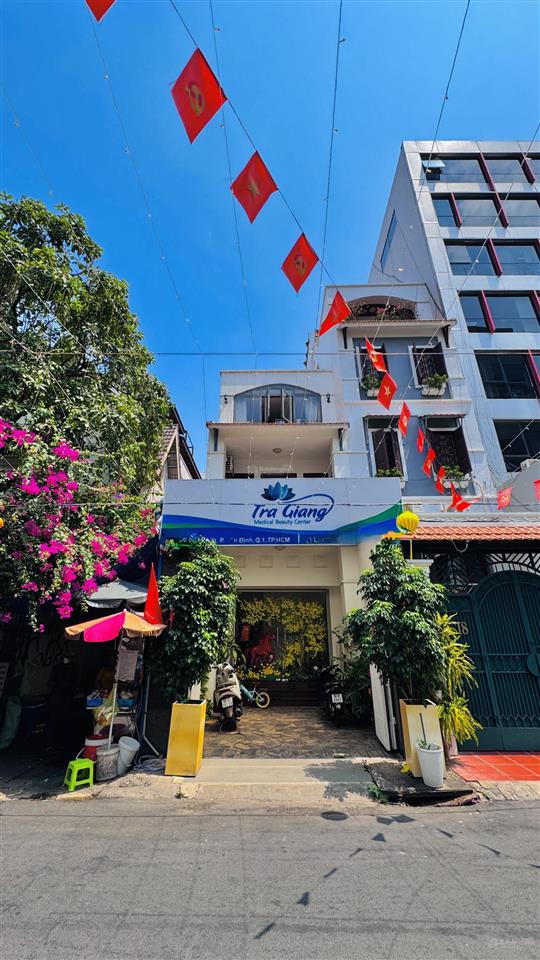 Khan hiếm bán nhà góc 3mt đặng tất, p.td, q1. dt 4,2x22m, 3 tầng, cn 92,4m. giá 39 tỷ tl