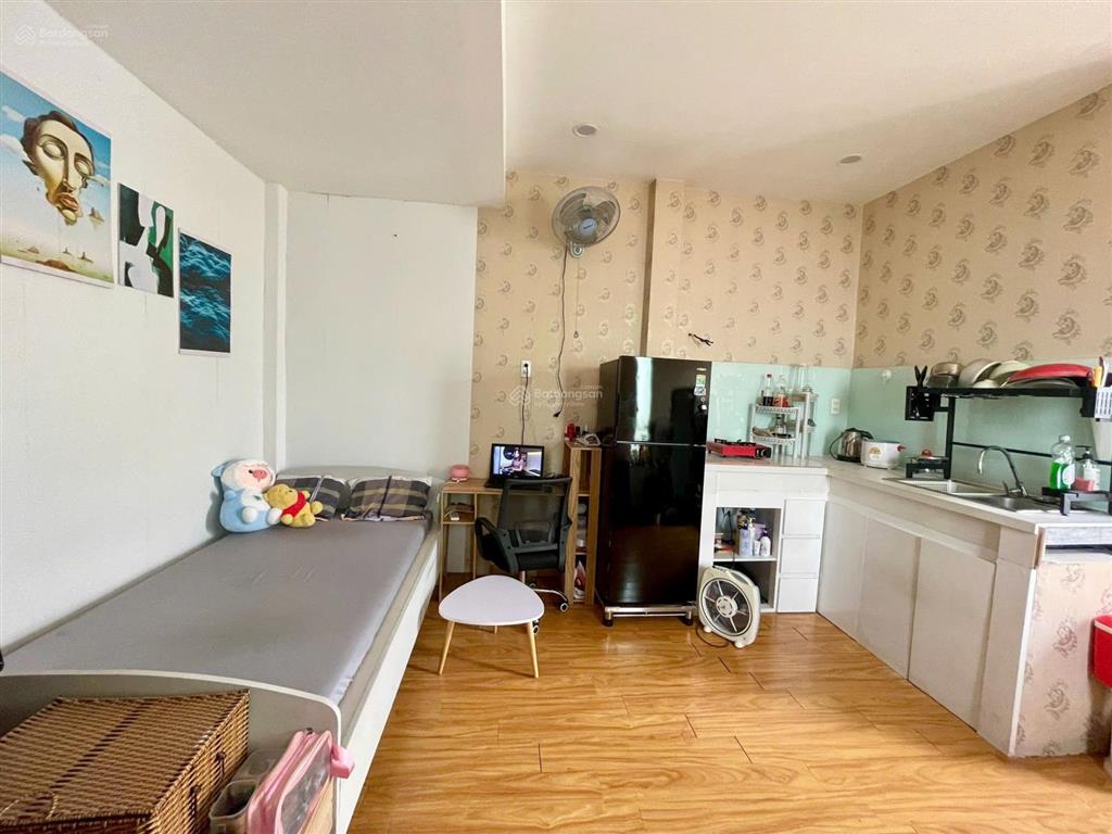 Chdv 14 phòng, 3 tầng 176 m2, ngang 8m  hẻm oto tránh 742 nguyễn kiệm, phú nhuận