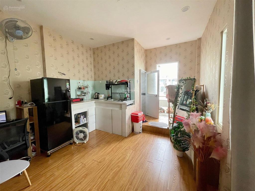 Chdv 14 phòng, 3 tầng 176 m2, ngang 8m  hẻm oto tránh 742 nguyễn kiệm, phú nhuận