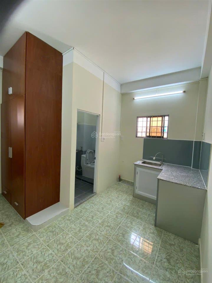 Chdv 14 phòng, 3 tầng 176 m2, ngang 8m  hẻm oto tránh 742 nguyễn kiệm, phú nhuận