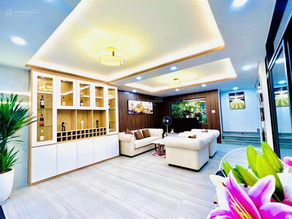 Nhà 5 tầng  77m2  ngay sau căn mt quang trung  giá 12.5 tỷ