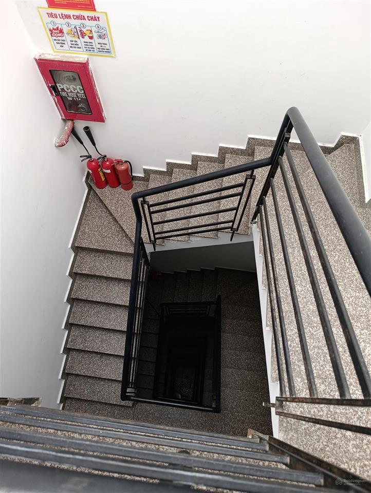 Khách sạn 7 x 18m, cn đủ, hầm 5 tầng, 20 phòng  cho thuê 60tr/tháng