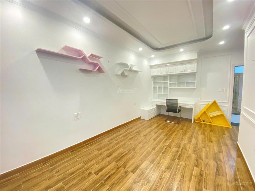 Cho thuê nhà full đồ xịn xò mới tinh ở hoàng huy mall + thang máy