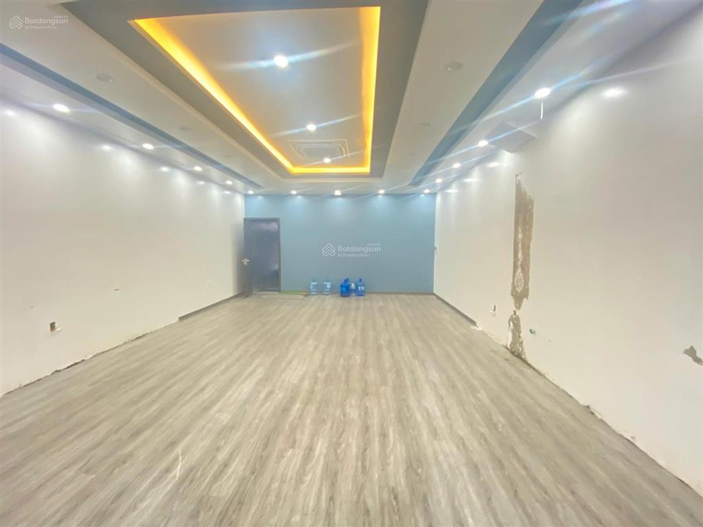 Cho thuê sàn văn phòng tầng 1 khu đô thị waterfront city