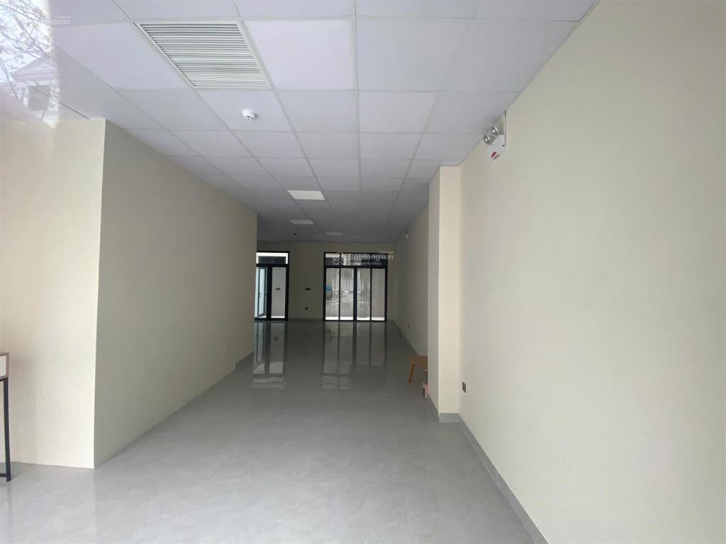 Cho thuê sàn văn phòng tầng 1 vinhomes marina