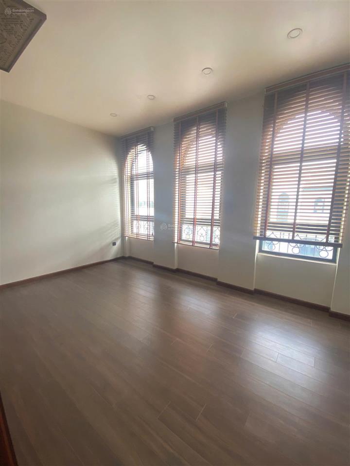 Cho thuê nguyên căn liền kề cao cấp tại vinhomes marina