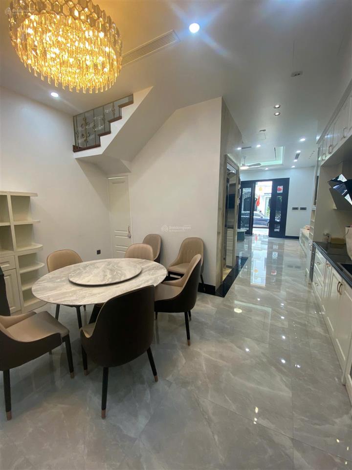 Cho thuê nguyên căn liền kề cao cấp tại vinhomes marina