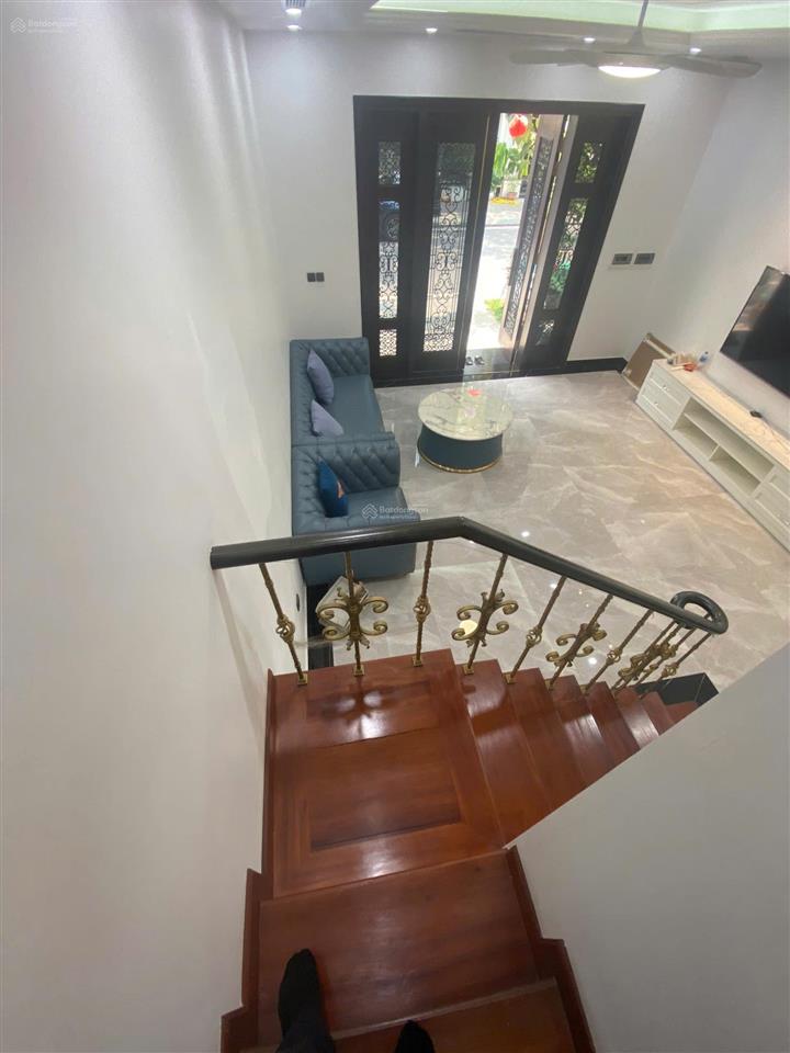 Cho thuê nguyên căn liền kề cao cấp tại vinhomes marina