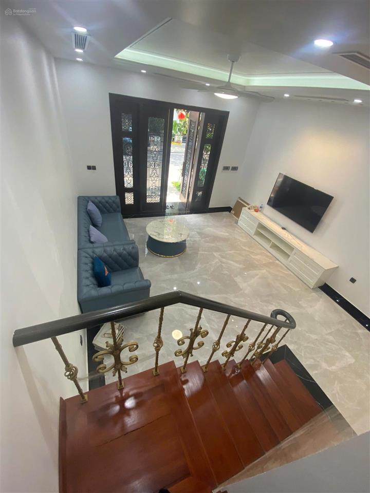 Cho thuê nguyên căn liền kề cao cấp tại vinhomes marina