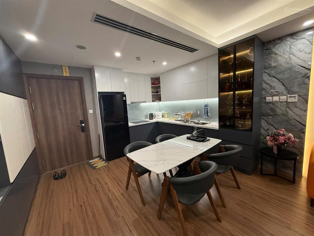 Cho thuê căn hộ 2 ngủ cao cấp tại brg trần quang khải