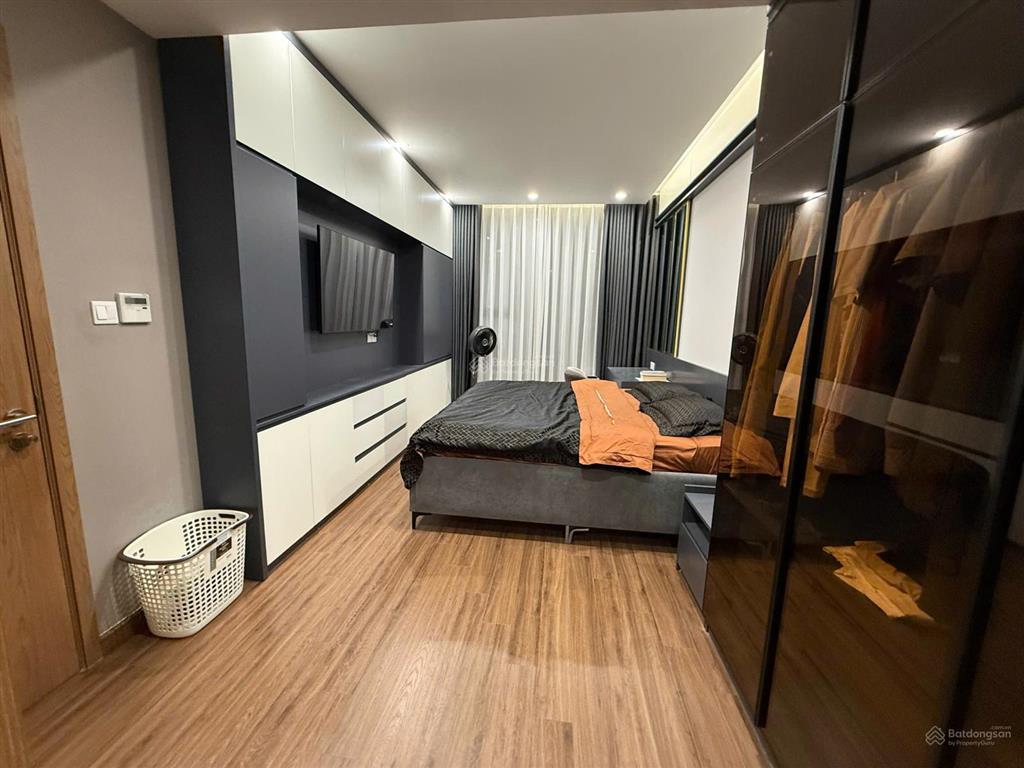 Cho thuê căn hộ 2 ngủ cao cấp tại brg trần quang khải