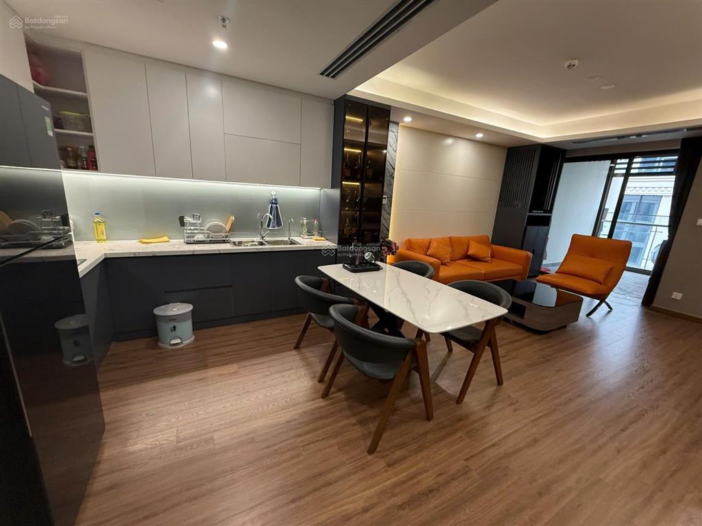 Cho thuê căn hộ 2 ngủ cao cấp tại brg trần quang khải