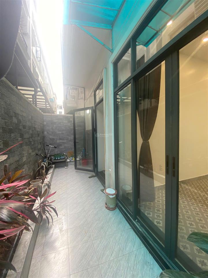 Cho thuê sàn văn phòng tầng 1 vinhomes marina