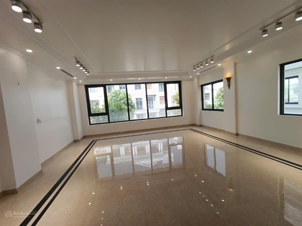 Cho thuê sàn văn phòng tầng 2 vinhomes marina, hải phòng