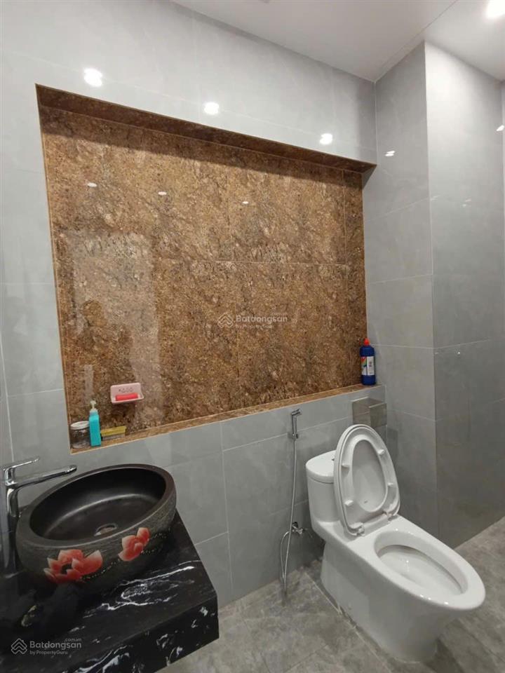 Cho thuê sàn văn phòng tầng 2 vinhomes marina, hải phòng