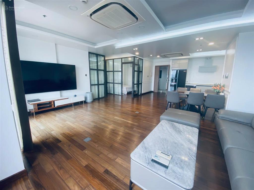 Cực rẻ cho thuê căn hộ rộng 3 phòng ngủ shp plaza, lạch tray