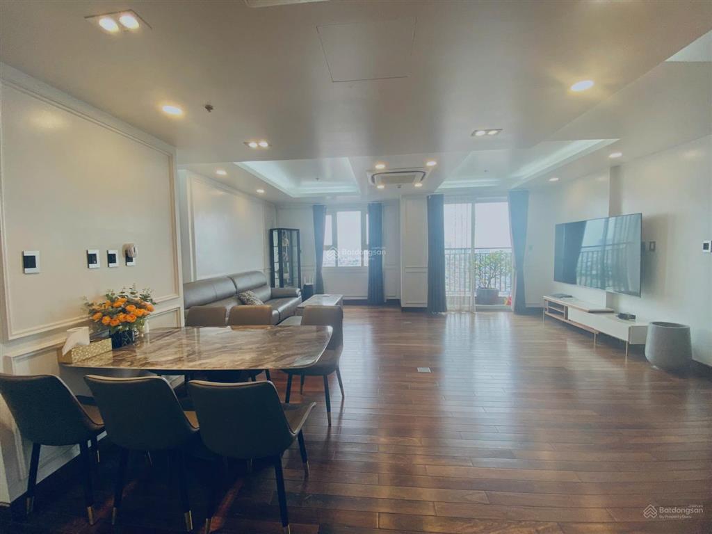 Cực rẻ cho thuê căn hộ rộng 3 phòng ngủ shp plaza, lạch tray