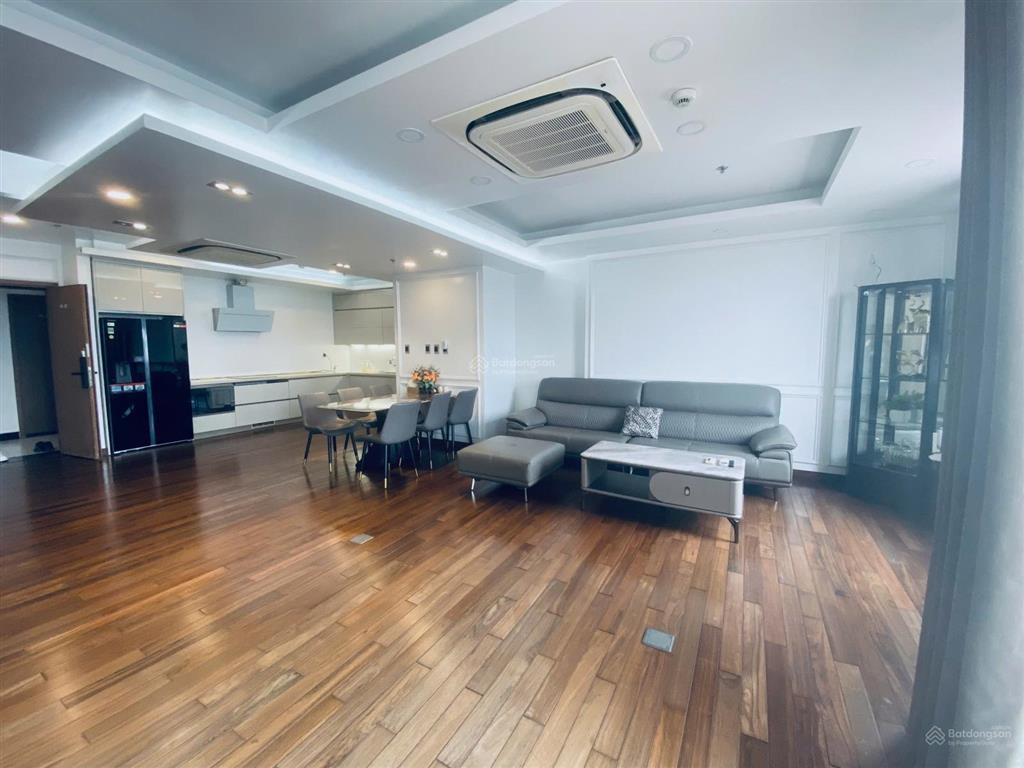 Cực rẻ cho thuê căn hộ rộng 3 phòng ngủ shp plaza, lạch tray