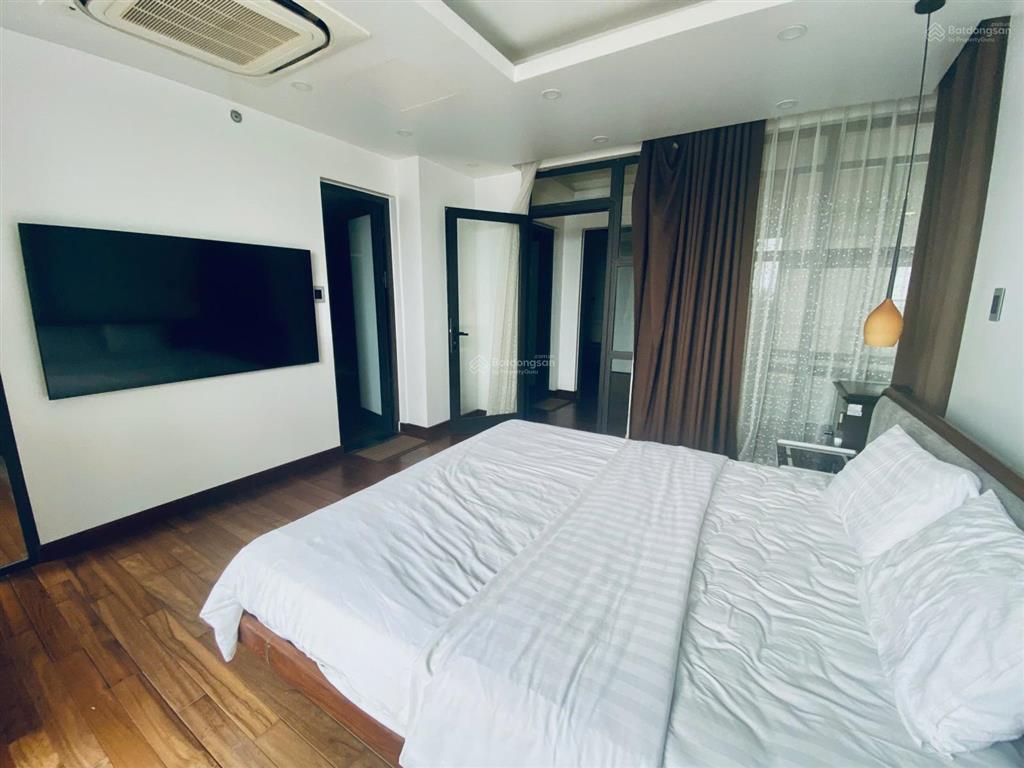 Cực rẻ cho thuê căn hộ rộng 3 phòng ngủ shp plaza, lạch tray