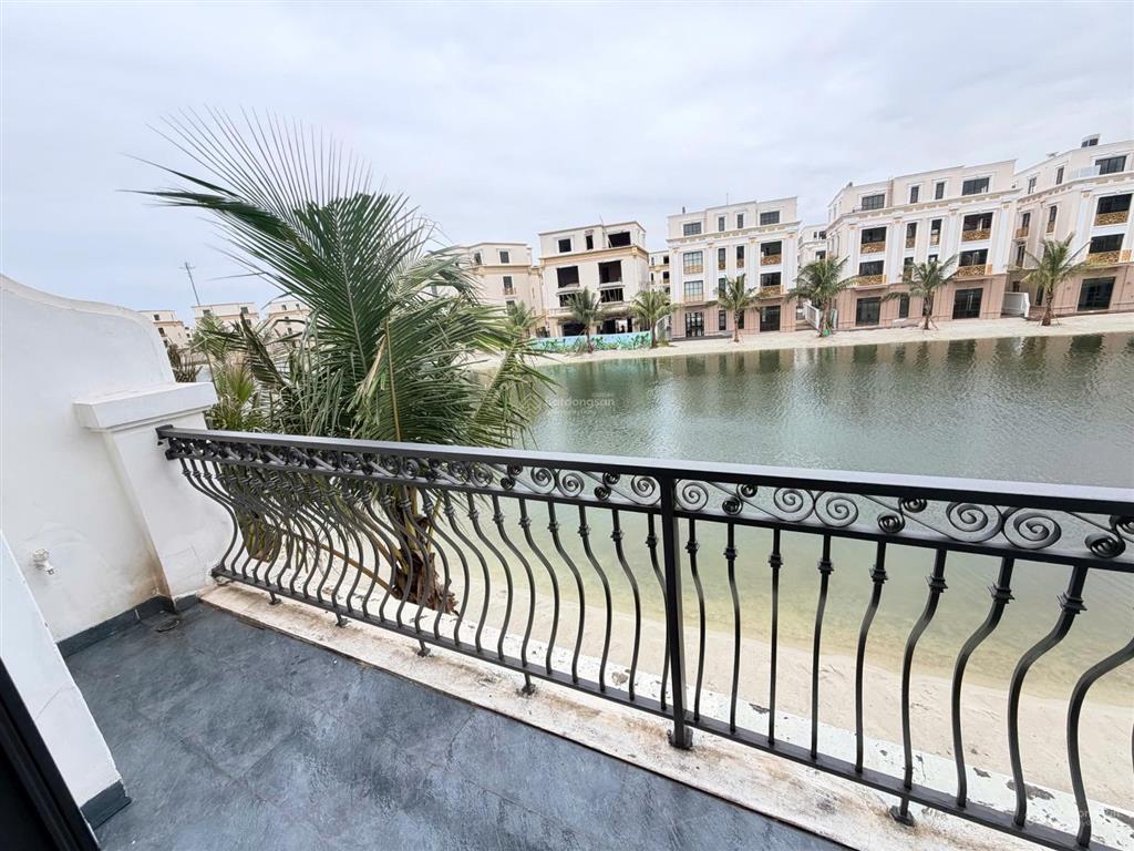 Cho thuê shophouse vinhomes royal island đường tương lai