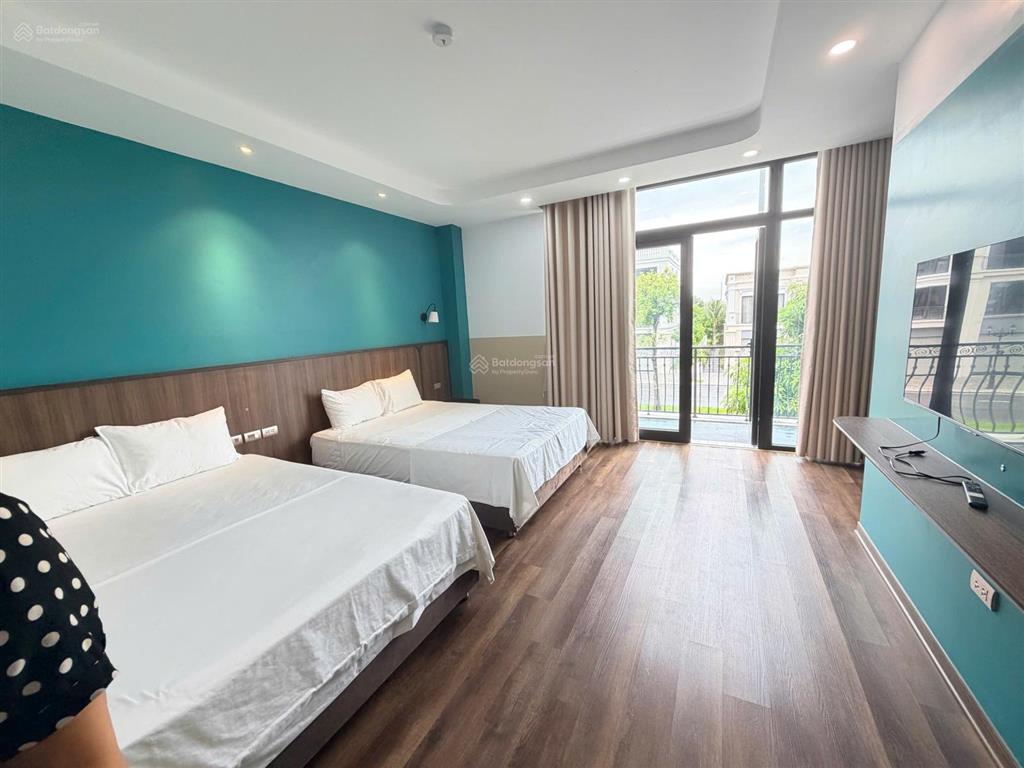 Cho thuê shophouse vinhomes royal island đường tương lai