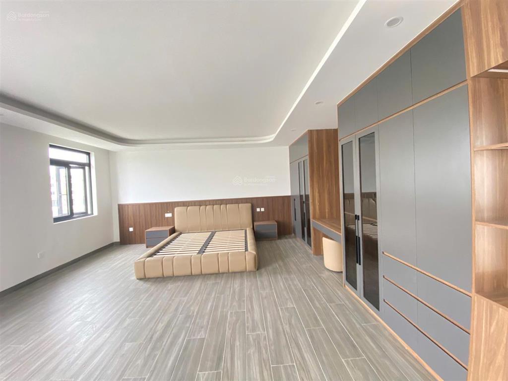 Cho thuê nguyên căn biệt thự song lập đảo hoàng gia