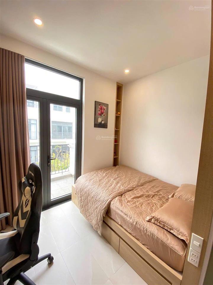 Cho thuê nguyên căn 4 phòng ngủ hiện đại vinhomes marina