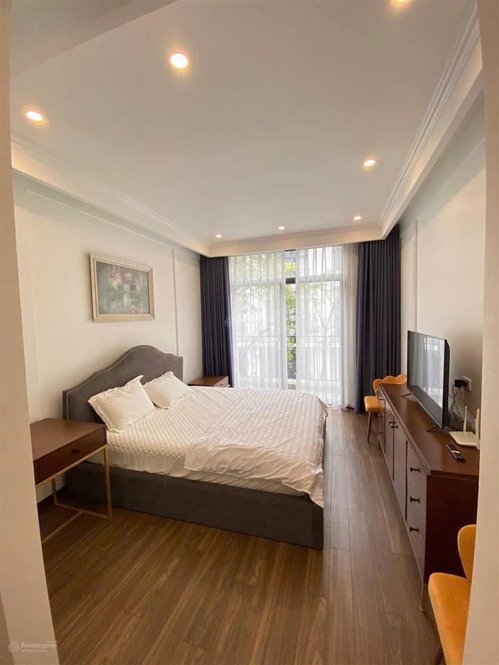 Cho thuê nguyên căn 4 phòng ngủ hiện đại vinhomes marina