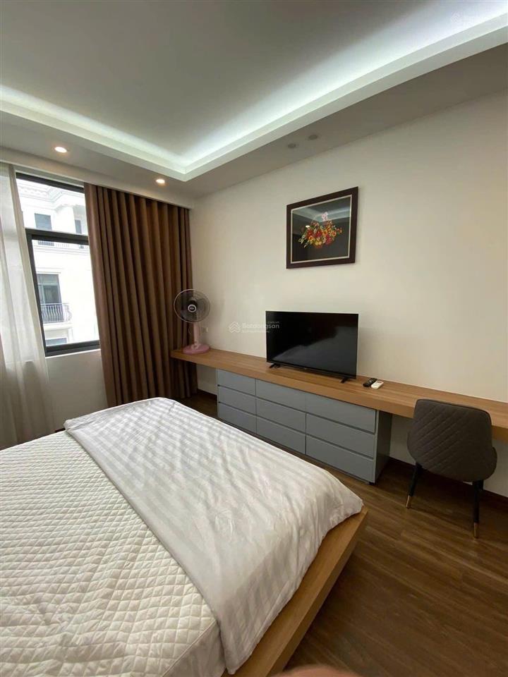 Cho thuê nguyên căn 4 phòng ngủ hiện đại vinhomes marina