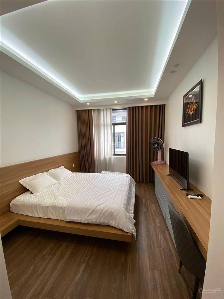 Cho thuê nguyên căn 4 phòng ngủ hiện đại vinhomes marina